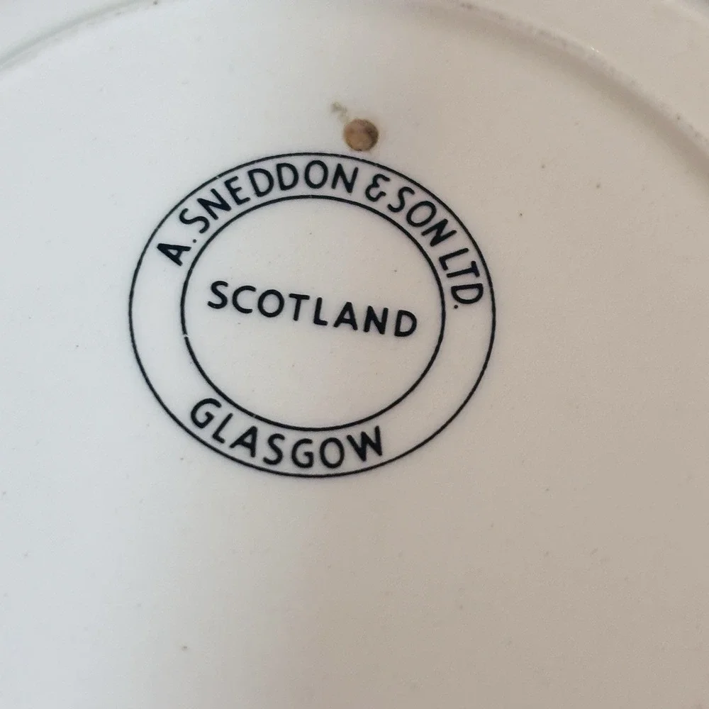 Set of 4 Scottish Trinket Bowls Vintage Bagpiper & Man In Kilt Gold Trim Glasgow